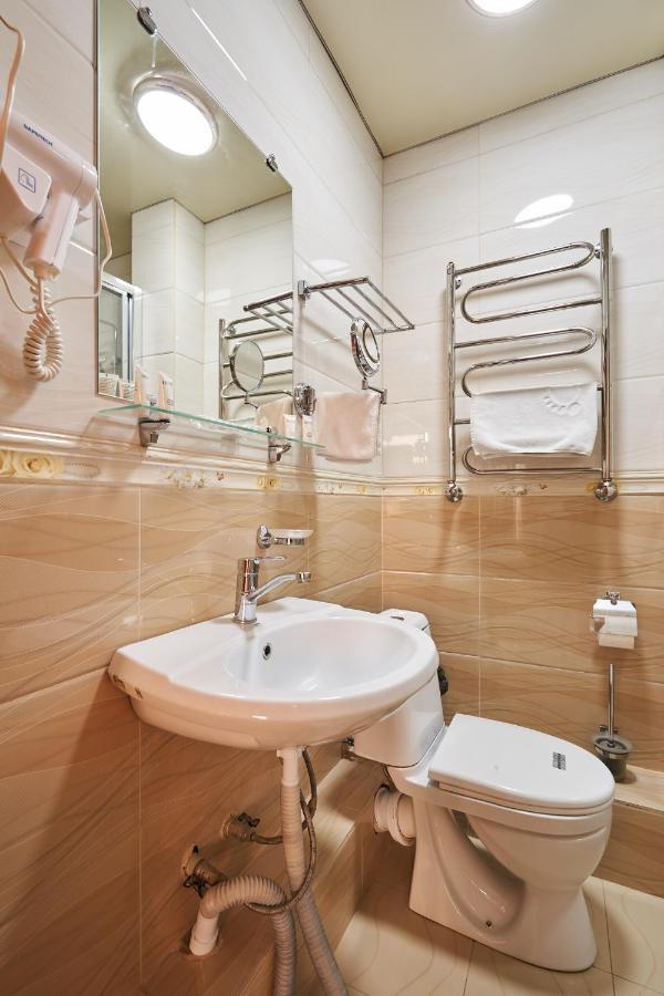 7 Days Hotel 阿拉木图 外观 照片